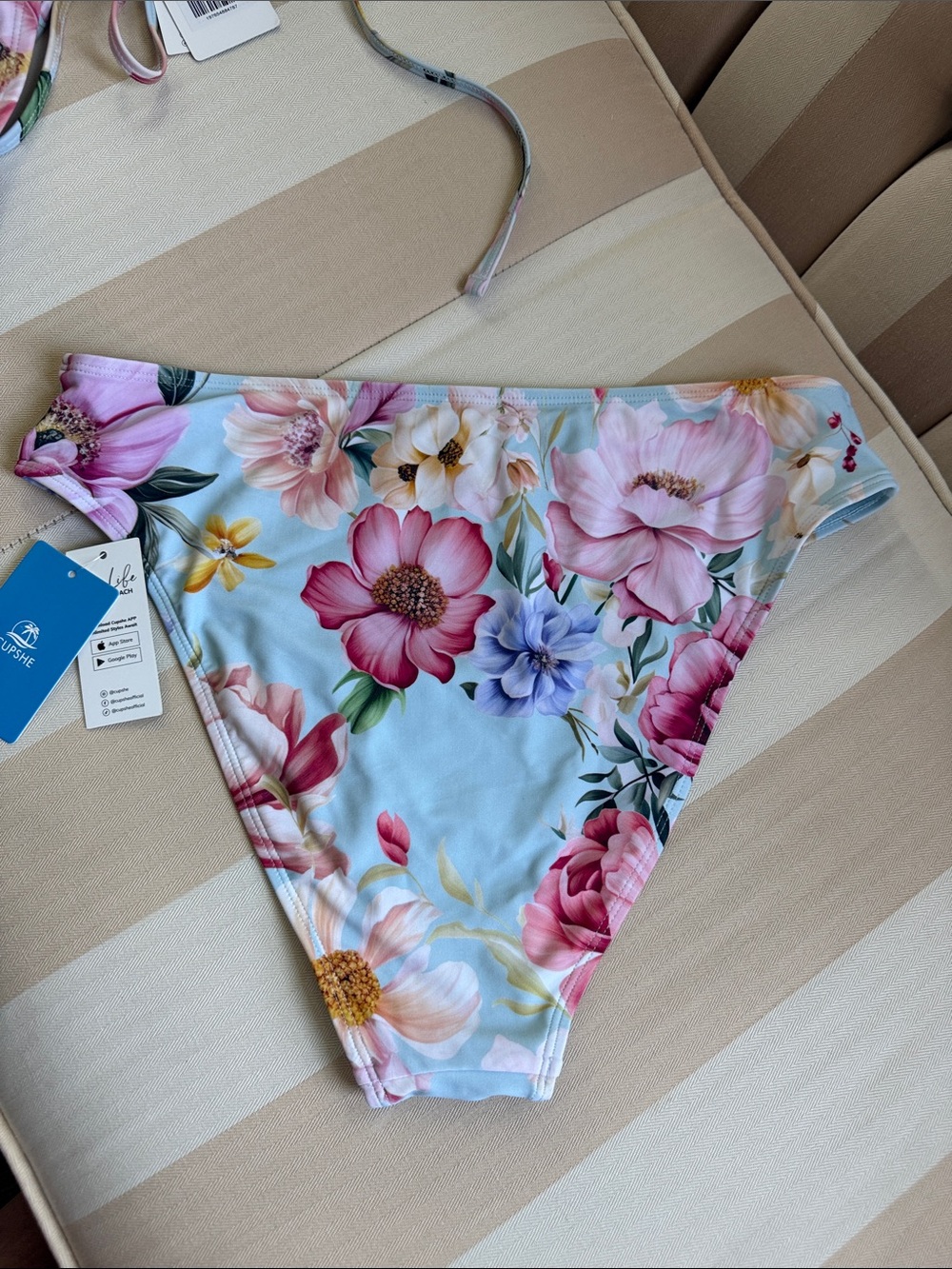 Cupshe Light Blue Floral Ruffle Bikini Set - Picture 4 of 9